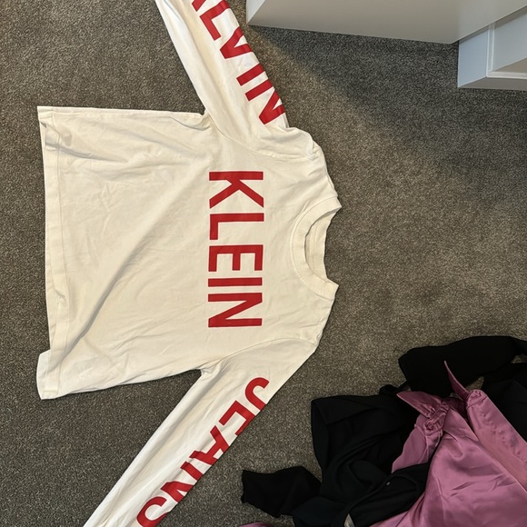 Calvin Klein Long sleeve white Crop Top! - Picture 2 of 5